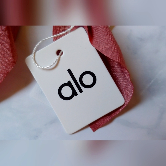 Alo Yoga Rhythm Scrunchie Love knot Bow In Pink OS - Picture 3 of 5